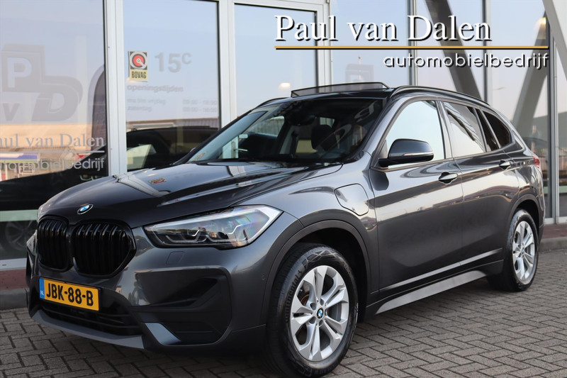 BMW X1 (f48) XDRIVE 25e 220PK AUTOMAAT EXEC. Panodak | Groot Navi | Cruise | Head Up | Electr.Klep | Dab | 17 Inch Lm |