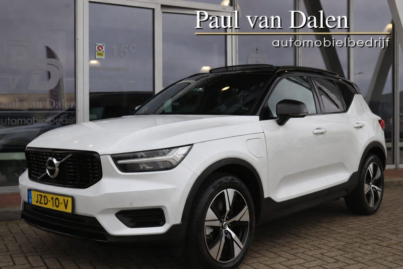 Volvo XC40 1.5 T4 211PK RECHARGE R-DESIGN Panodak | Leer | Wit Metallic | Camera | Keyless | Adapt.Cruise | 19 Inch Lm | Pdc v+a |