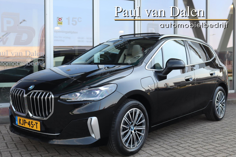 BMW 2 Serie Active Tourer (u06) 225e XDRIVE 245PK AUTOMAAT LUXURY LINE PREMIUM Panodak | Navi | Leer | Camera | Live Cockpit |