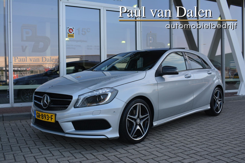 Mercedes-Benz A-Klasse A180 AUTOMAAT AMG LINE Night Pakket | NL Auto | Panodak | Xenon | Navi | Stoelverwarming | 18 Inch | Pdc V- A | Trekhaak afn. |