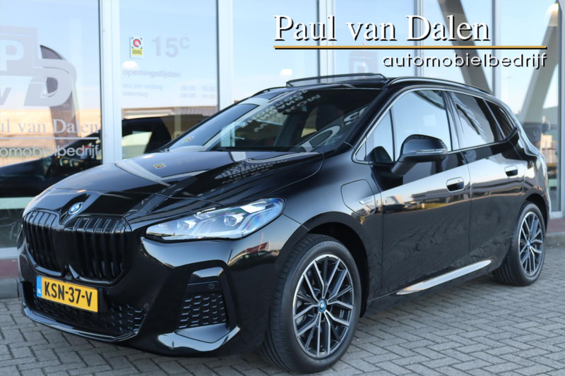BMW 2 Serie Active Tourer (u06) 230e 326PK XDRIVE M-SPORT Panodak | Sfeerverlichting | Harman Kardon | Head Up | Live Cockpit | Driving assi