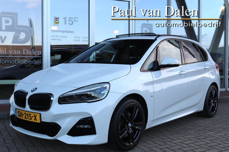 BMW 2 Serie Active Tourer (f45) 220i 192PK M-SPORT SHADOW LINE Panodak | Navi | Trekhaak | Head Up | Camera | HiFi Audio | Dab | 18 Inch Lm 