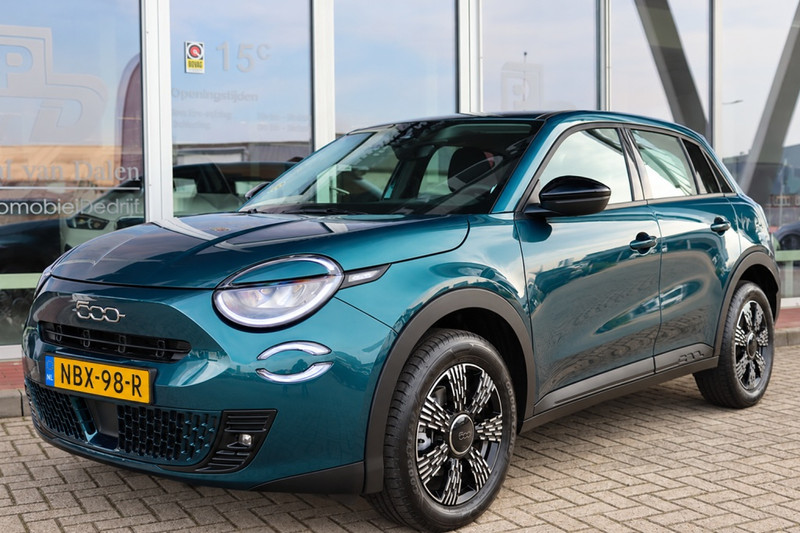 Fiat 600 1.2 Hybrid 145PK AUTOMAAT URBAN Navi | Keyless | Camera | Clima | Cruise | Pdc v+a | 17 Inch Lm | Led | Carplay/Android |
