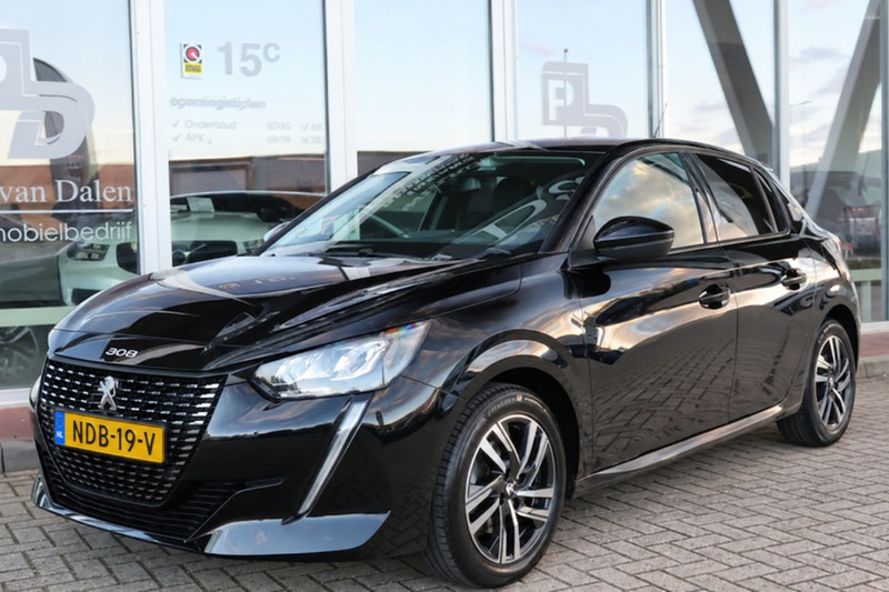 Peugeot 208 1.2 100PK ALLURE PACK Navi Carplay | Camera | Pdc | Stoelverw. | Cruise | Keyless | Led | Privacy Glas | 16 Inch Lm |